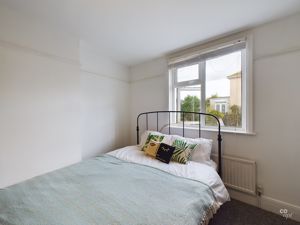 bed 2 - click for photo gallery